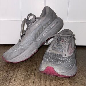 Brooks Adrenaline GTS 24 Tennis Shoes